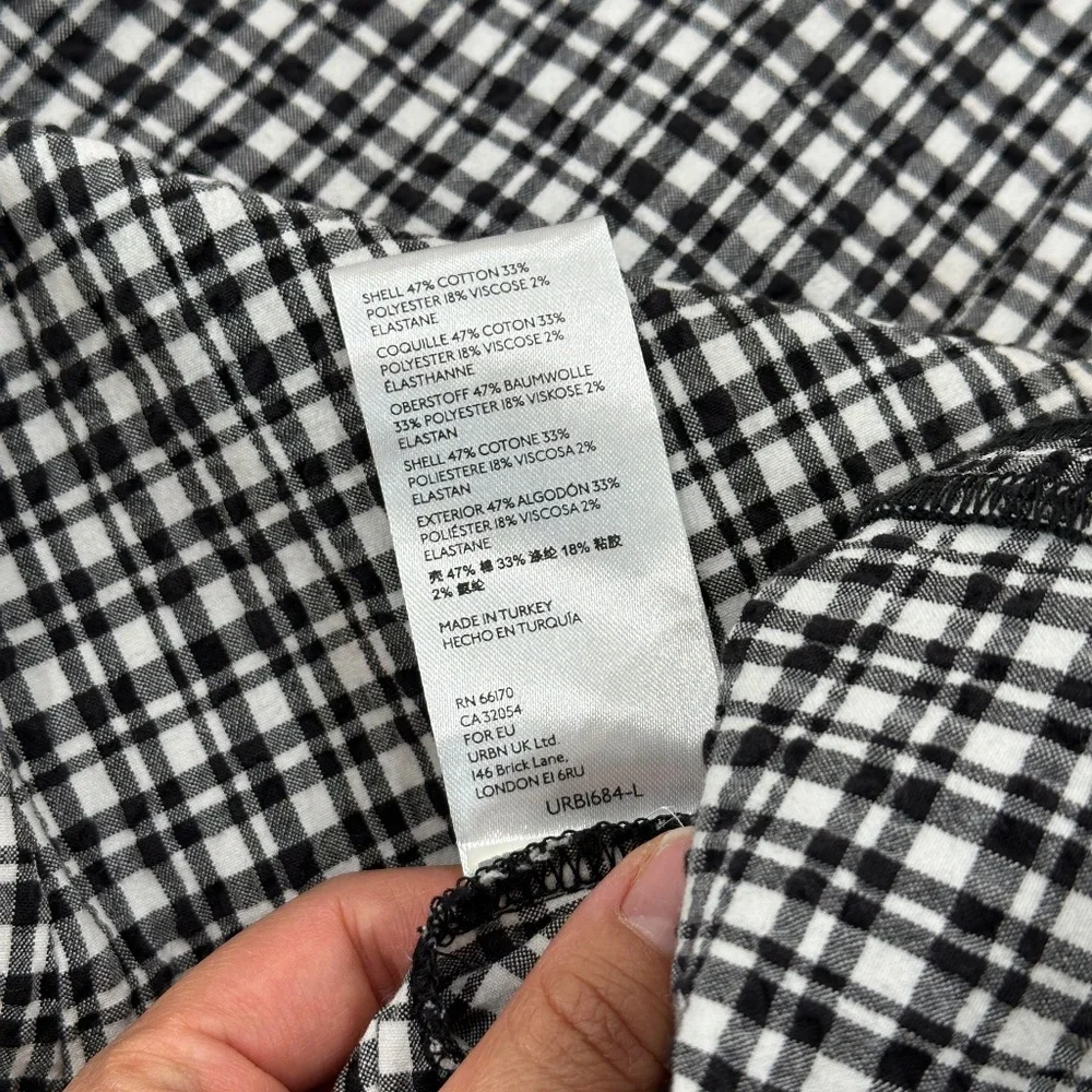 URBAN OUTFITTERS BDG DARREN SEERSUCKER NOTCHED MINI SKIRT